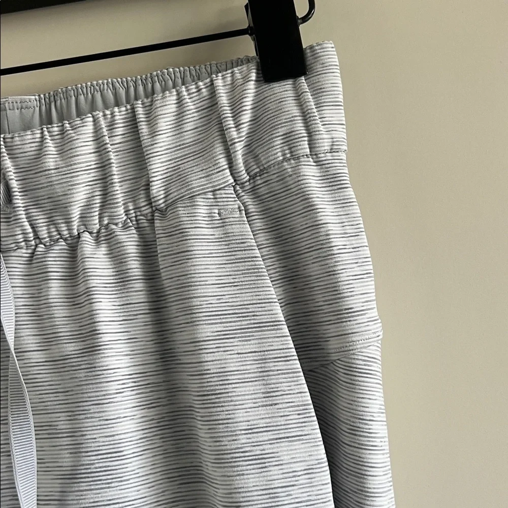 Lululemon On The Fly Pant - Picture 3 of 8